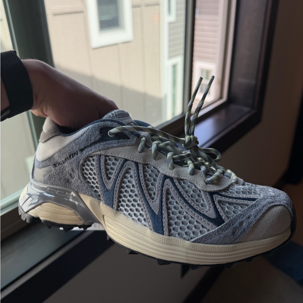 Women’s Salomon XT-whisperer embroidery. New and never worn.